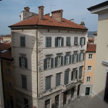 Apartment Charming House Triest