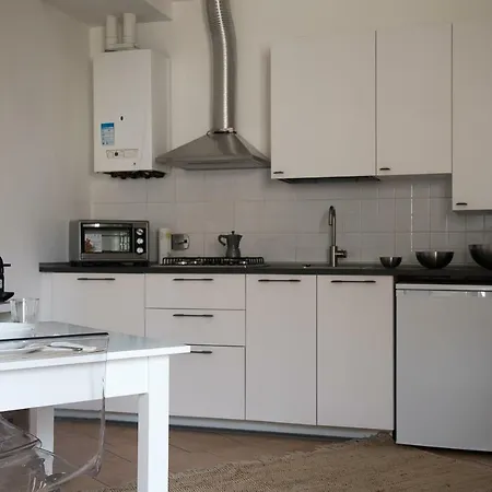 Charming House Apartment *